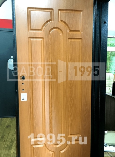 Стальная дверь с фрезерованной МДФ панелью