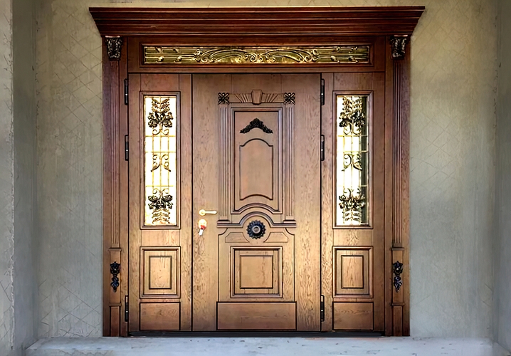 Двустворчатая дверь МДФ с карнизом, с остеклением и коваными решетками