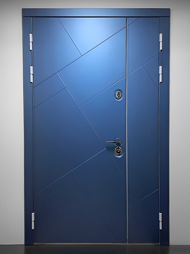 Полуторная дверь синего цвета