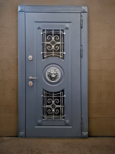 Стальная дверь с декором «лев»
