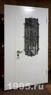 Белая порошковая дверь со стеклом