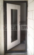 Дверь с МДФ панелями и зеркалом