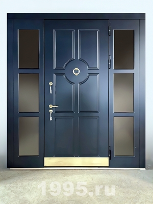 Дверь МДФ с остекленными боковыми вставками, отбойником
