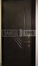 Дверь с МДФ черного цвета
