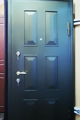 Фото двери с металлофиленкой