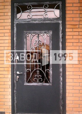 Дверь на улице Клары Цеткин