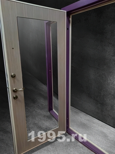 Фиолетовая МДФ дверь с зеркалом
