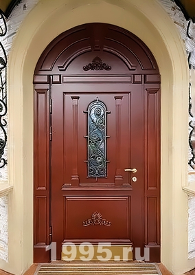 Парадная дверь МДФ с верхней арочной вставкой и отбойником