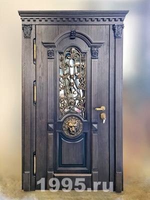 Парадная дверь со стеклопакетом, декоративными элементами
