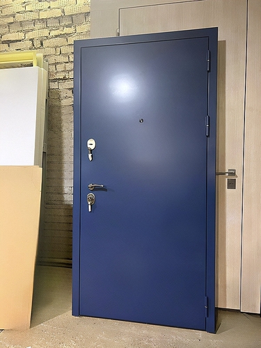Синяя порошковая дверь
