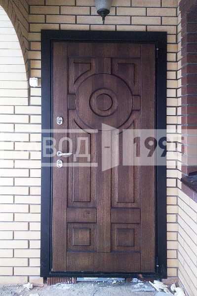 Фото установленной двери